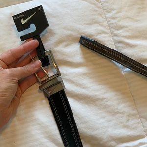 Men’s brand new Nike with tags reversible belt!